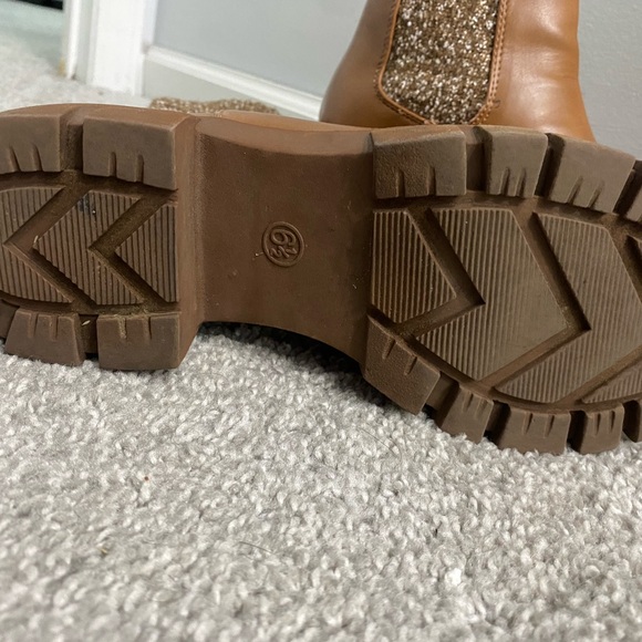 Platform boots - Picture 4 of 4